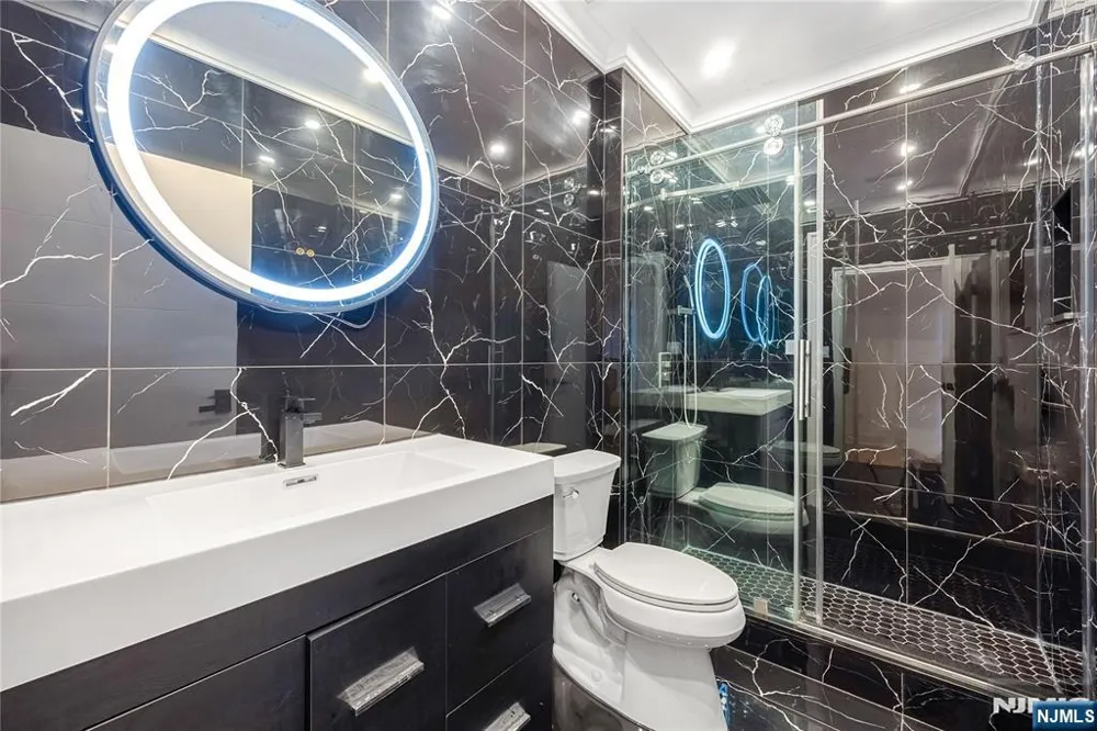 1080 River Road Edgewater, NJ 07020