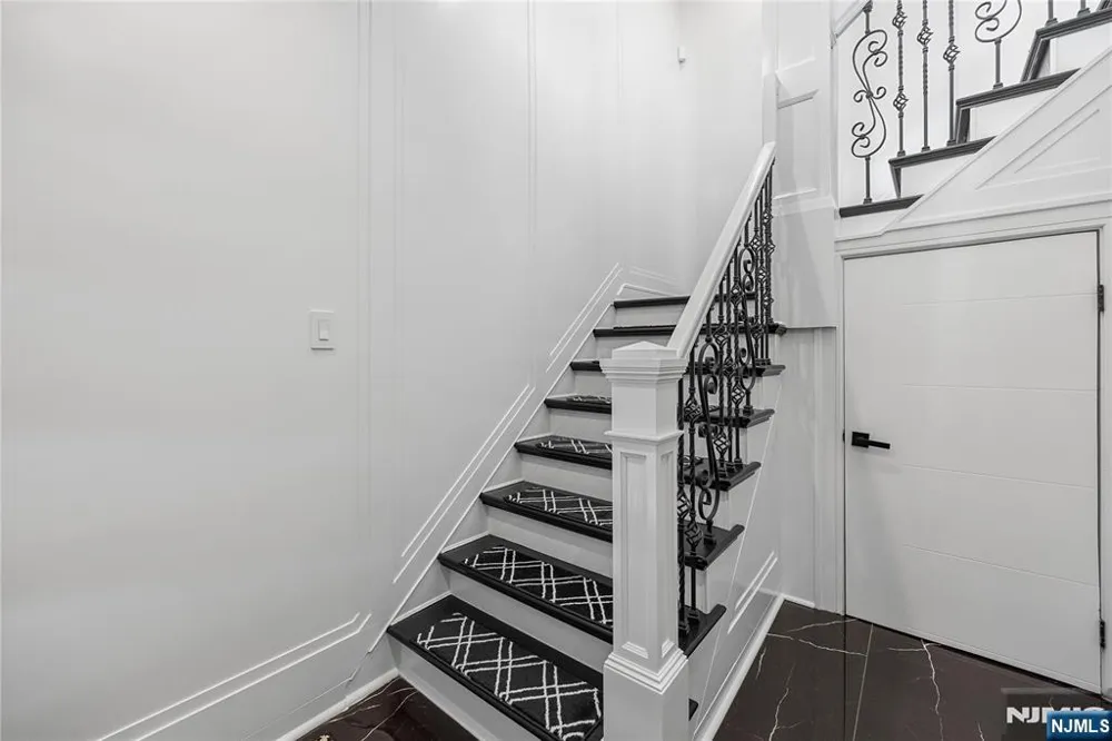 1080 River Road Edgewater, NJ 07020