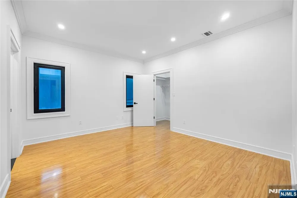 1080 River Road Edgewater, NJ 07020