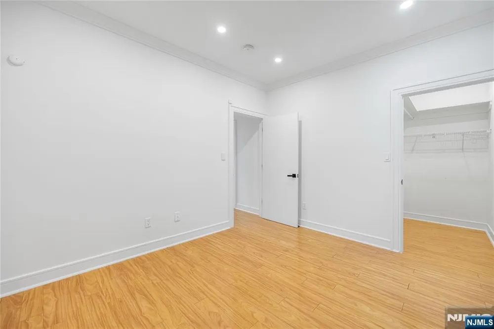 1080 River Road Edgewater, NJ 07020