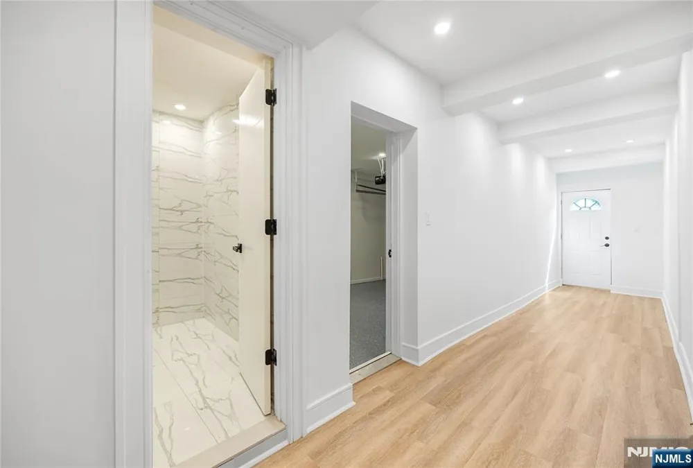 1080 River Road Edgewater, NJ 07020