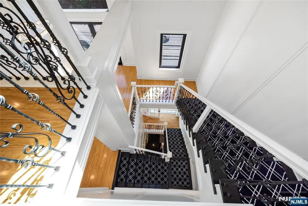 1080 River Road Edgewater, NJ 07020