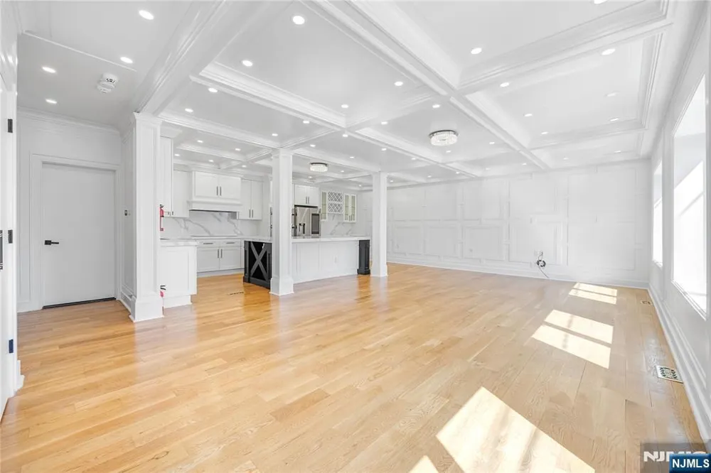 1080 River Road Edgewater, NJ 07020