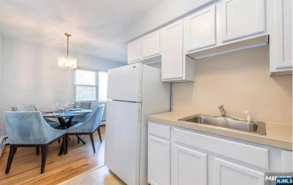 24 Terhune Street 24B Bergenfield, NJ 07621