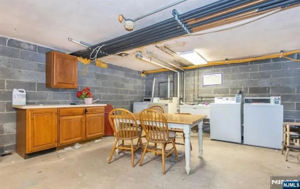 24 Terhune Street 24B Bergenfield, NJ 07621