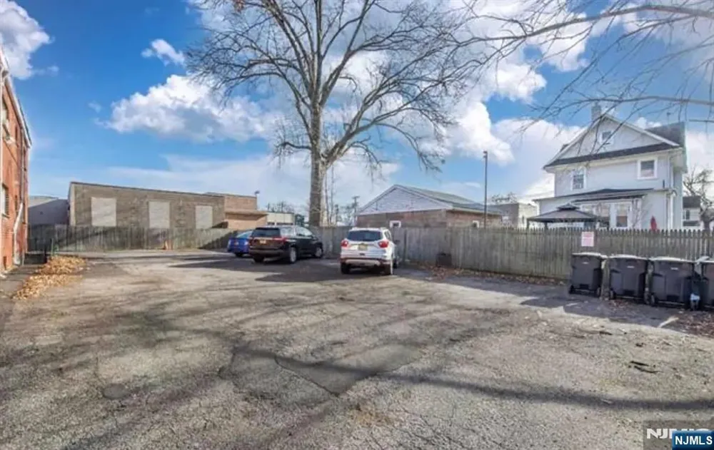 24 Terhune Street 24B Bergenfield, NJ 07621
