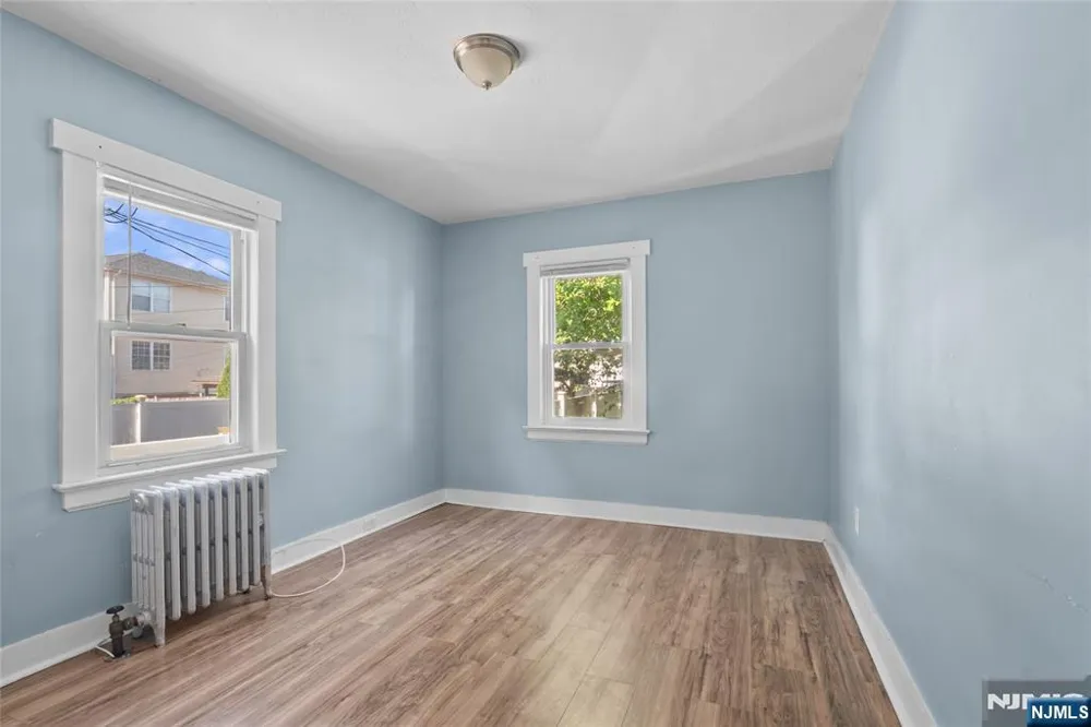 17 Cottage Place East Orange, NJ 07017