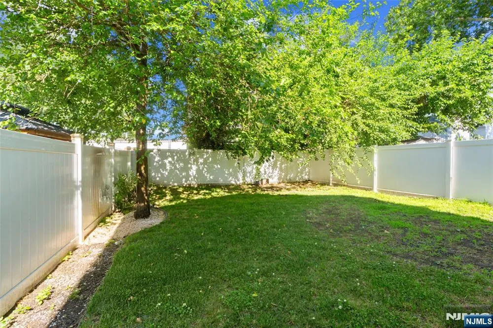 17 Cottage Place East Orange, NJ 07017