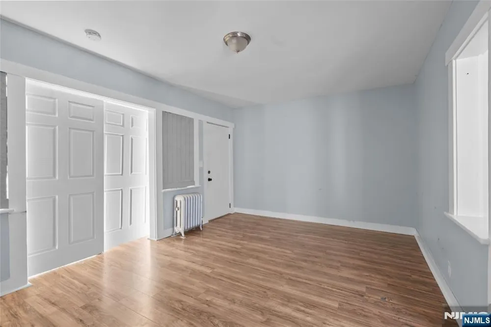 17 Cottage Place East Orange, NJ 07017