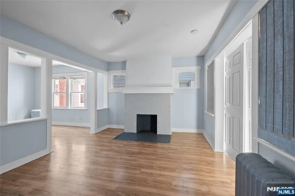 17 Cottage Place East Orange, NJ 07017