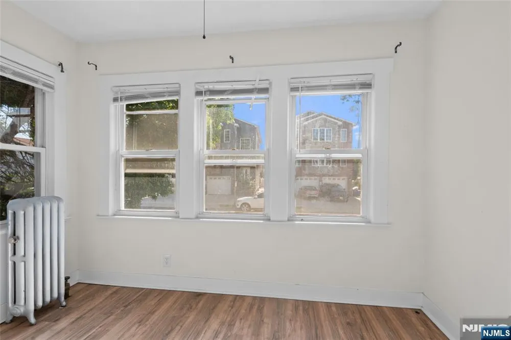 17 Cottage Place East Orange, NJ 07017