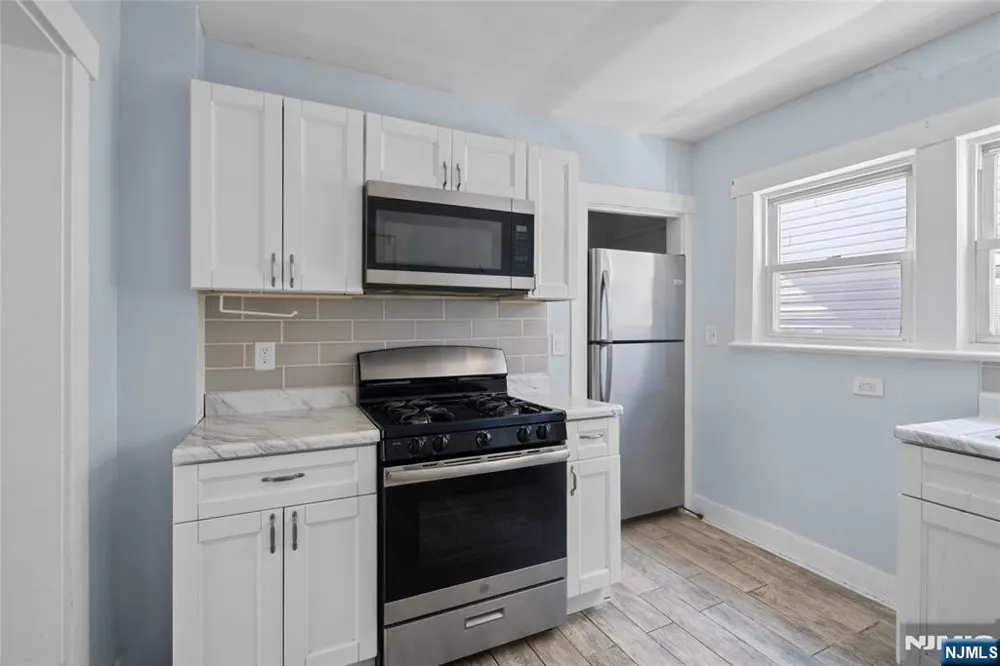 17 Cottage Place East Orange, NJ 07017