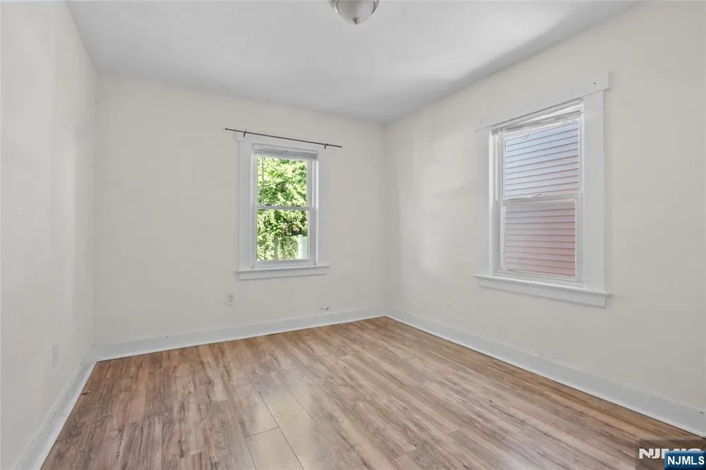 17 Cottage Place East Orange, NJ 07017