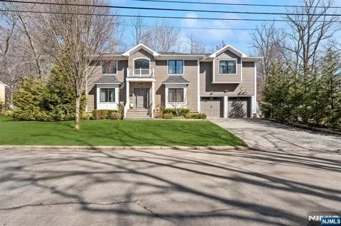 52 Glenwood Avenue