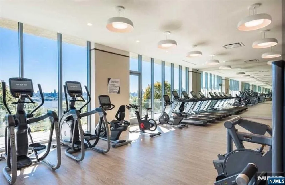 320 Adolphus Avenue 613 Cliffside Park, NJ 07010