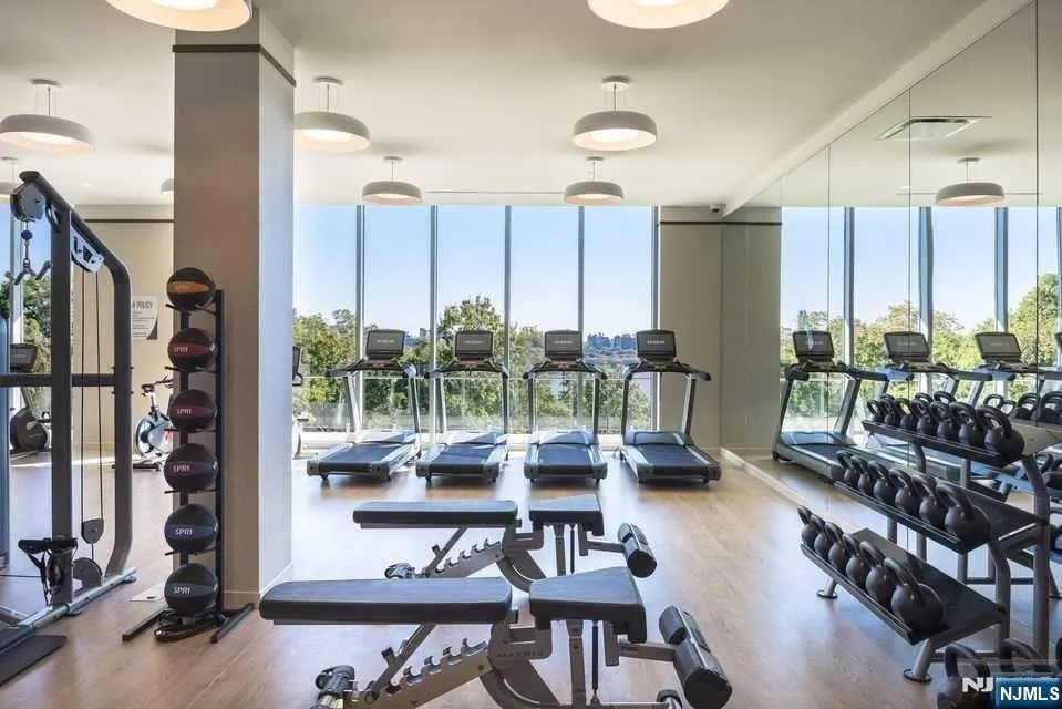 320 Adolphus Avenue 613 Cliffside Park, NJ 07010