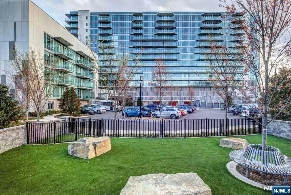320 Adolphus Avenue 613 Cliffside Park, NJ 07010
