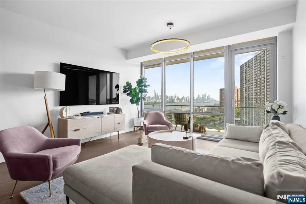 320 Adolphus Avenue 613 Cliffside Park, NJ 07010