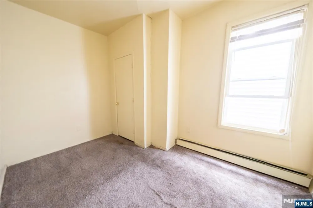 131 S 8th Street 2 Newark, NJ 07107