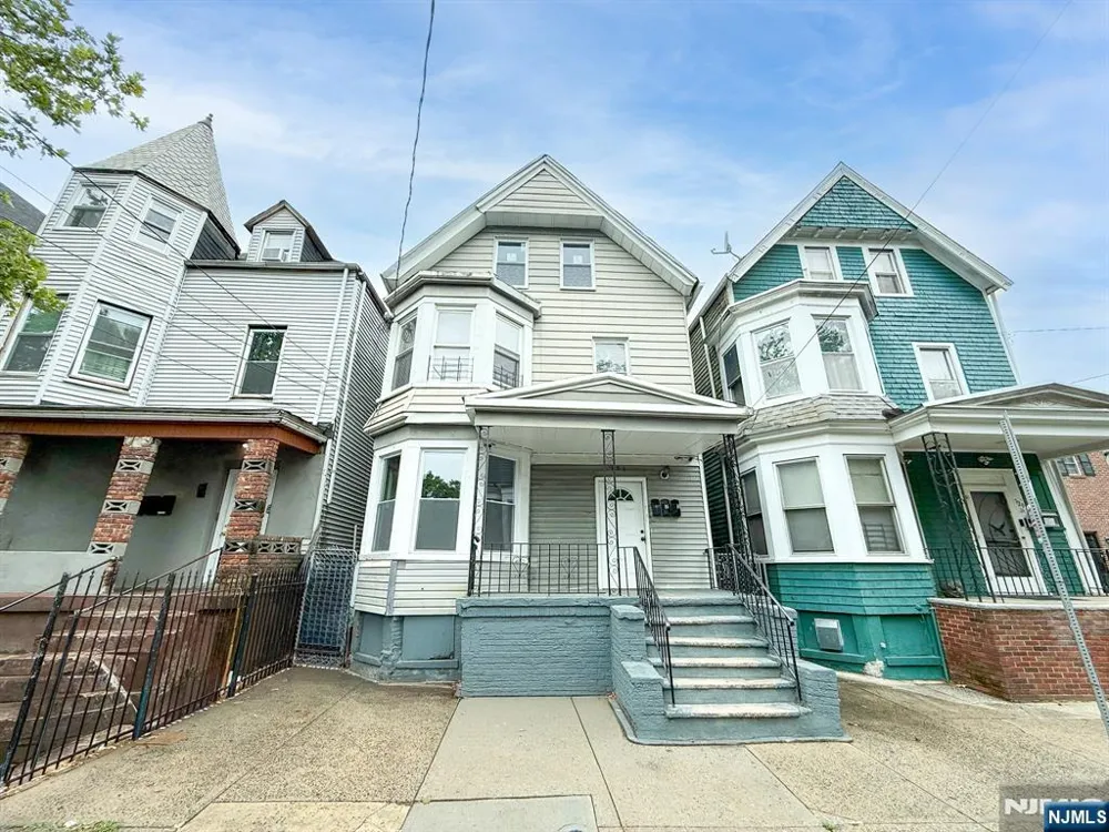 131 S 8th Street 2 Newark, NJ 07107