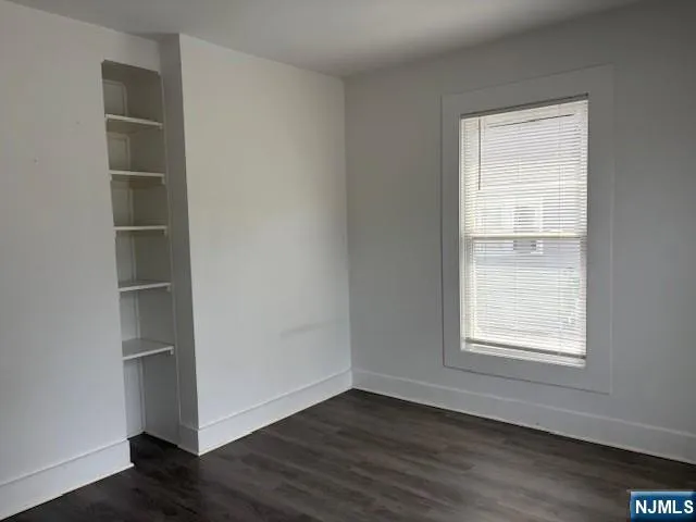 166 Rochelle 2 Rochelle Park, NJ 07652