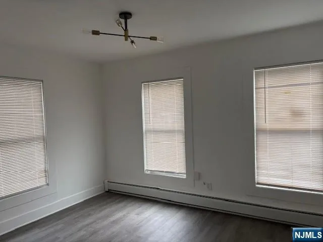 166 Rochelle 2 Rochelle Park, NJ 07652