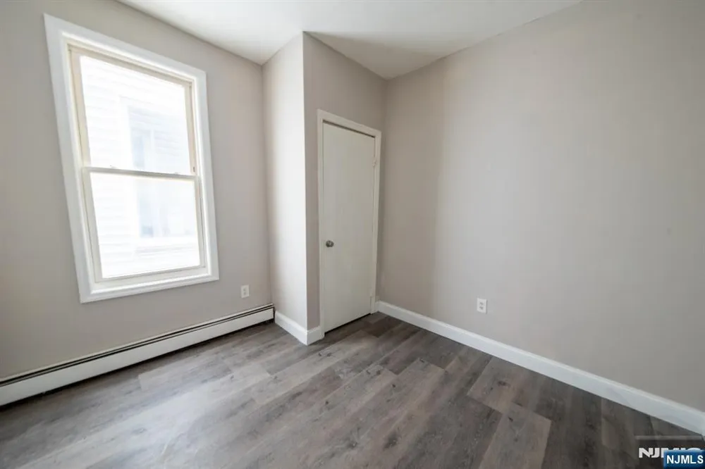 131 S 8th Street 1 Newark, NJ 07107