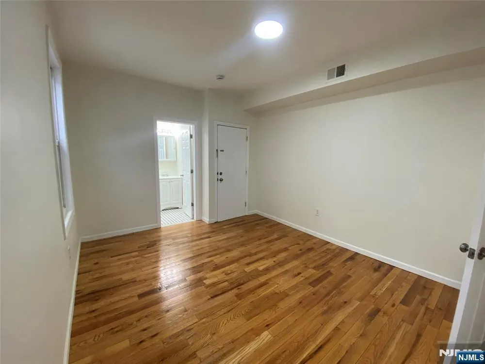 101 Hedden Terrace 2 Newark, NJ 07108