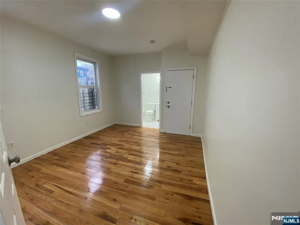 101 Hedden Terrace 2 Newark, NJ 07108