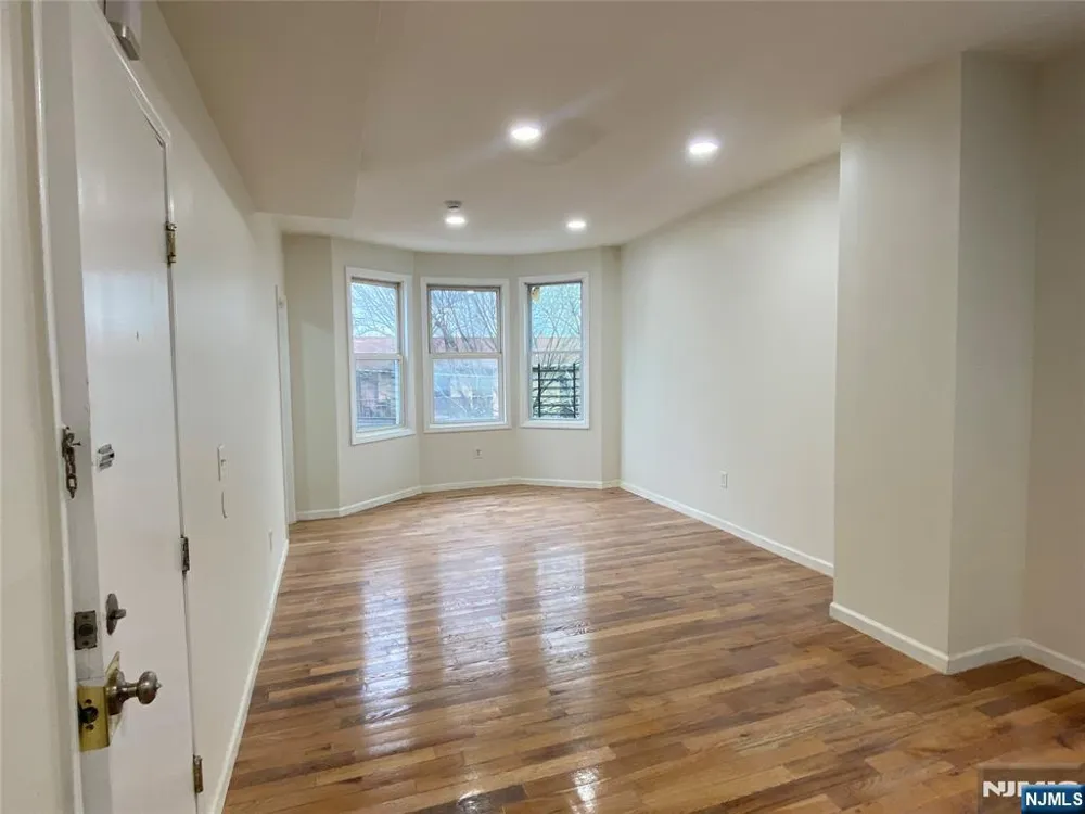 101 Hedden Terrace 2 Newark, NJ 07108