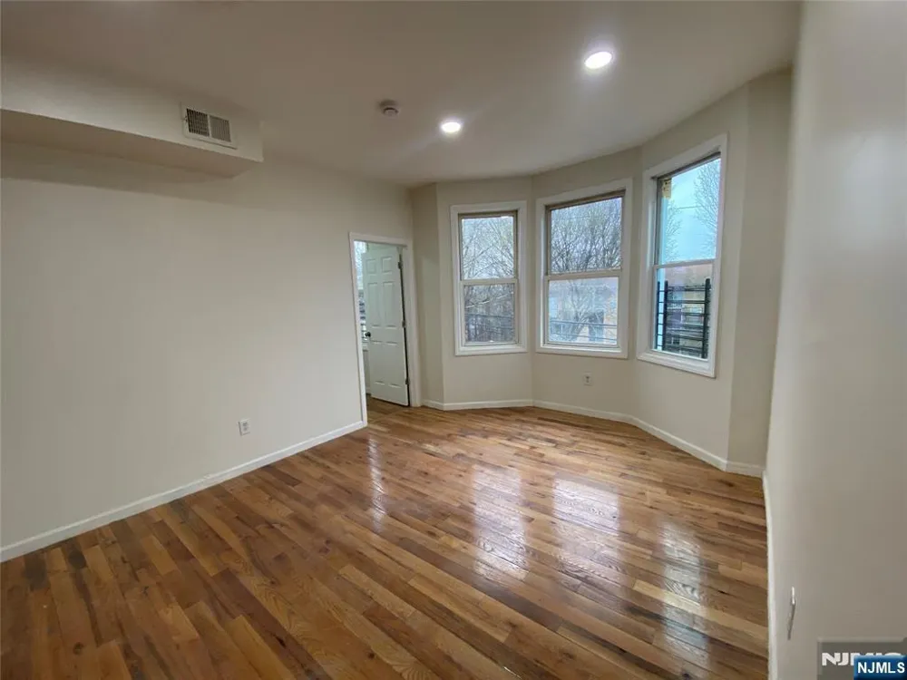 101 Hedden Terrace 2 Newark, NJ 07108