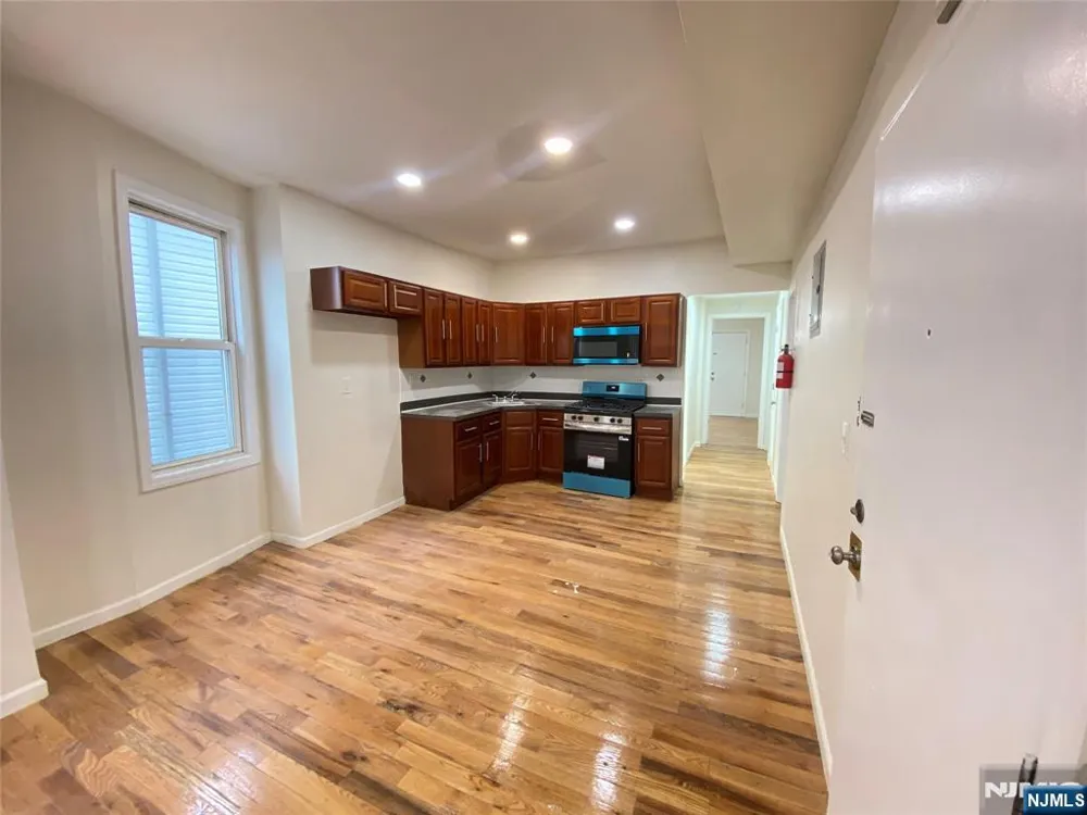 101 Hedden Terrace 2 Newark, NJ 07108