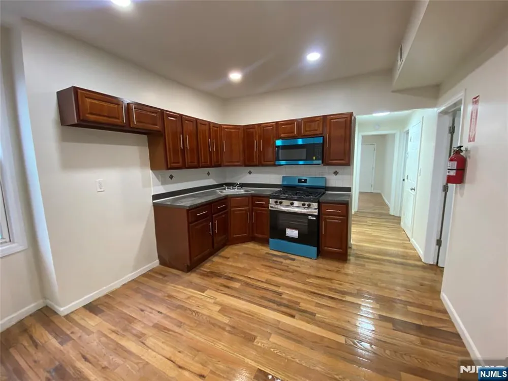 101 Hedden Terrace 2 Newark, NJ 07108