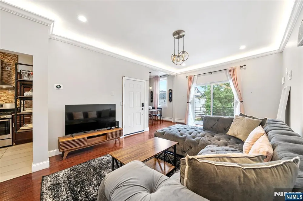 138 76th Street 2 North Bergen, NJ 07047