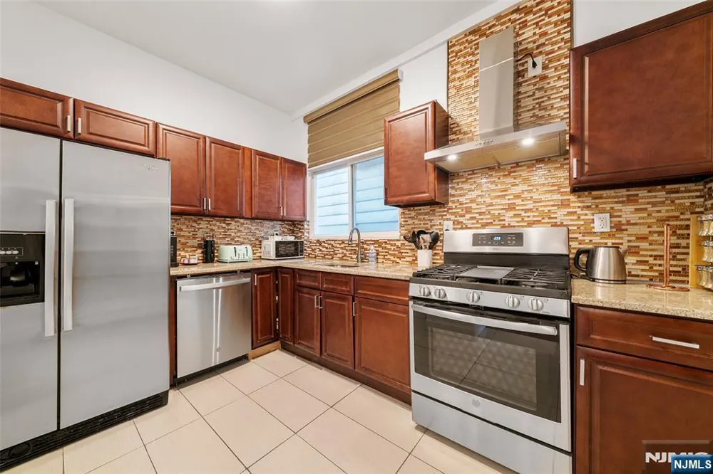 138 76th Street 2 North Bergen, NJ 07047