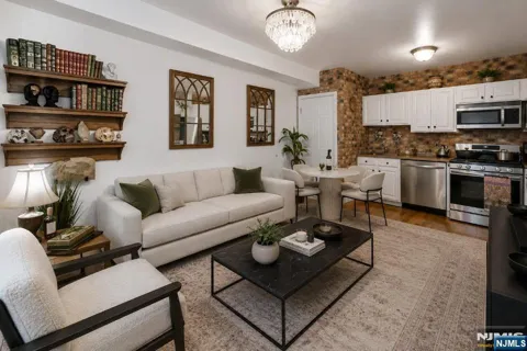6107 Park Avenue 4
