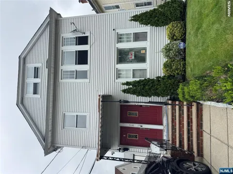 28 Onyx Court 1st
