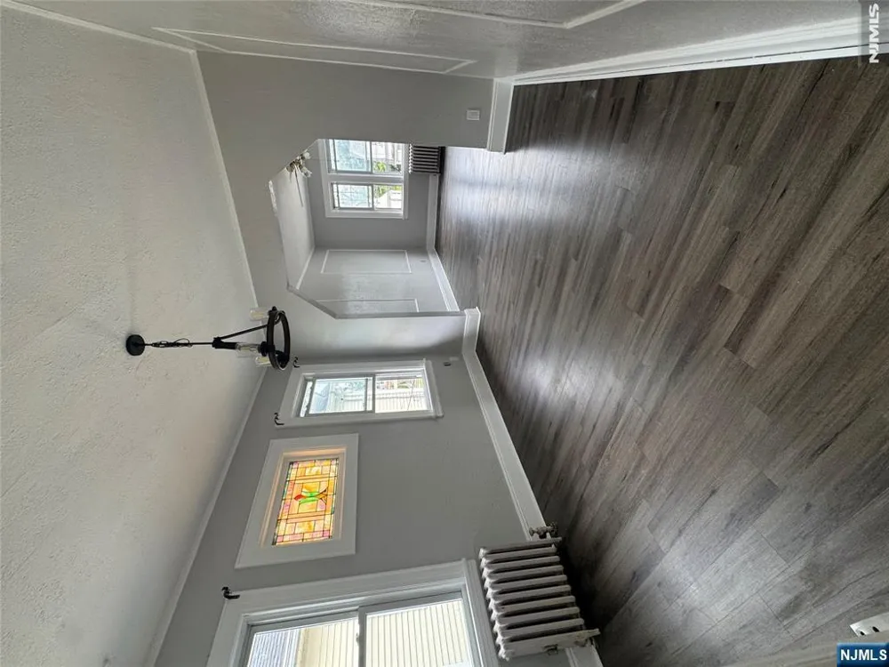 28 Onyx Court 1st Passaic, NJ 07055