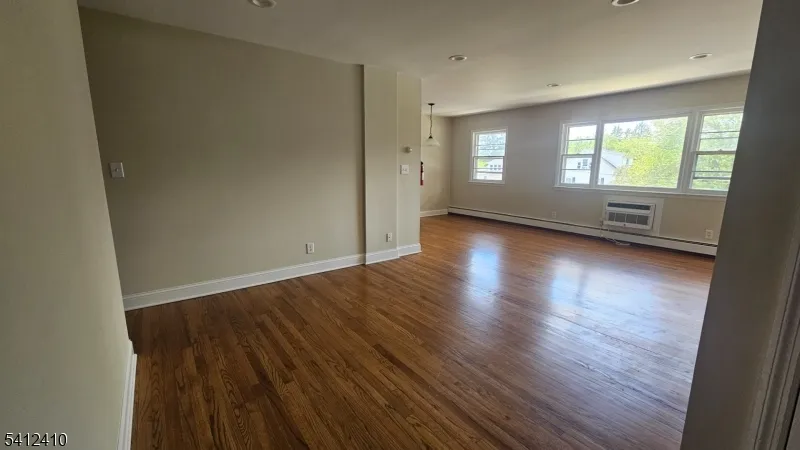 201 Vail St #4b Unit 4b Hackettstown Town, NJ 07840