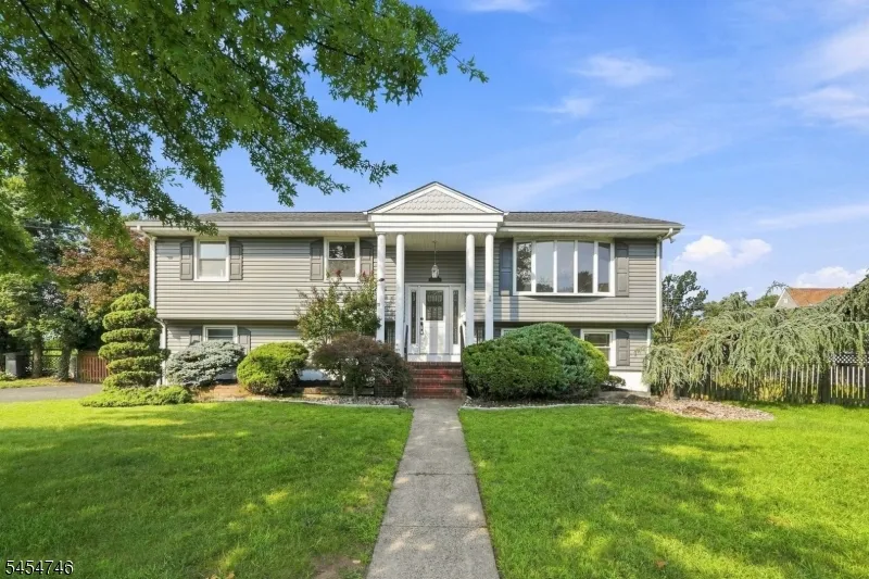 177 Truman Ter Paramus, NJ 07652