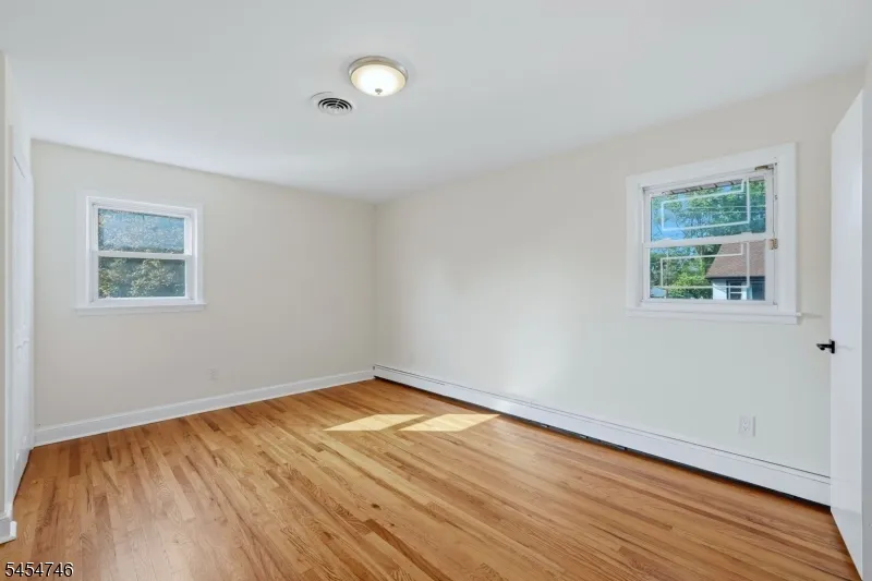 177 Truman Ter Paramus, NJ 07652