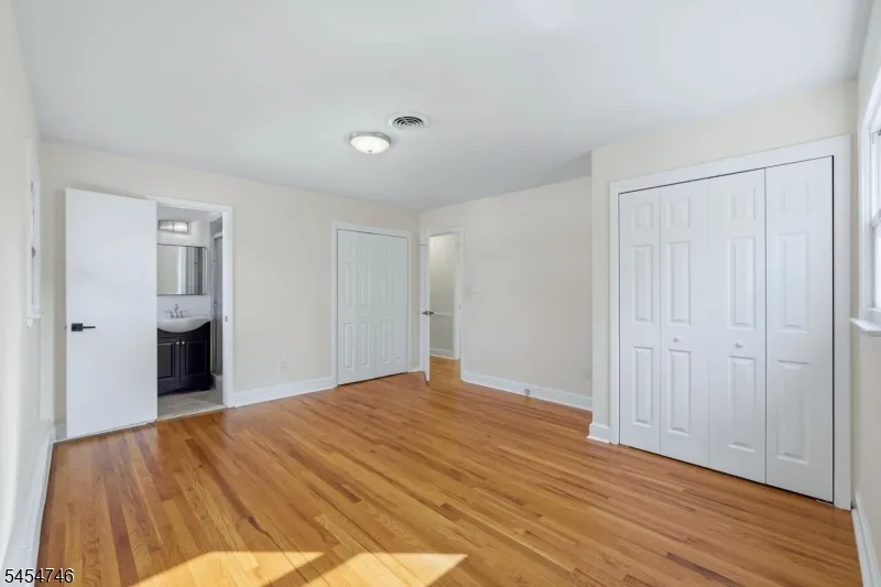 177 Truman Ter Paramus, NJ 07652