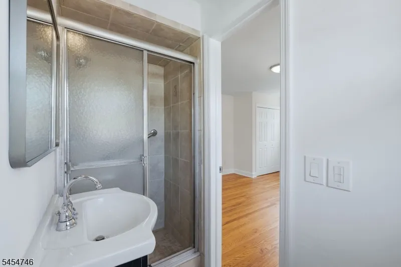 177 Truman Ter Paramus, NJ 07652