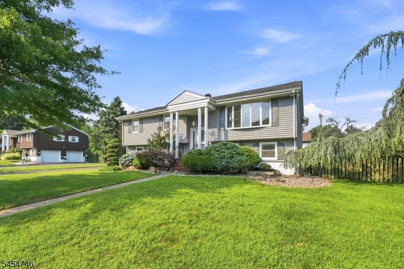 177 Truman Ter Paramus, NJ 07652