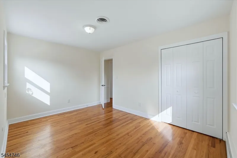 177 Truman Ter Paramus, NJ 07652