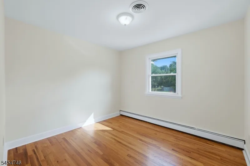 177 Truman Ter Paramus, NJ 07652