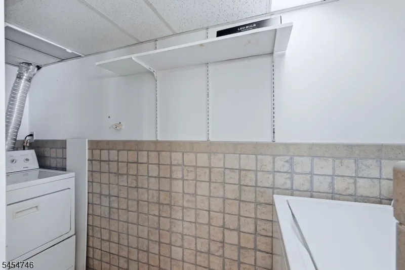 177 Truman Ter Paramus, NJ 07652