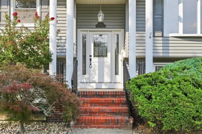 177 Truman Ter Paramus, NJ 07652