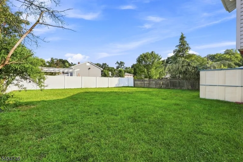 177 Truman Ter Paramus, NJ 07652