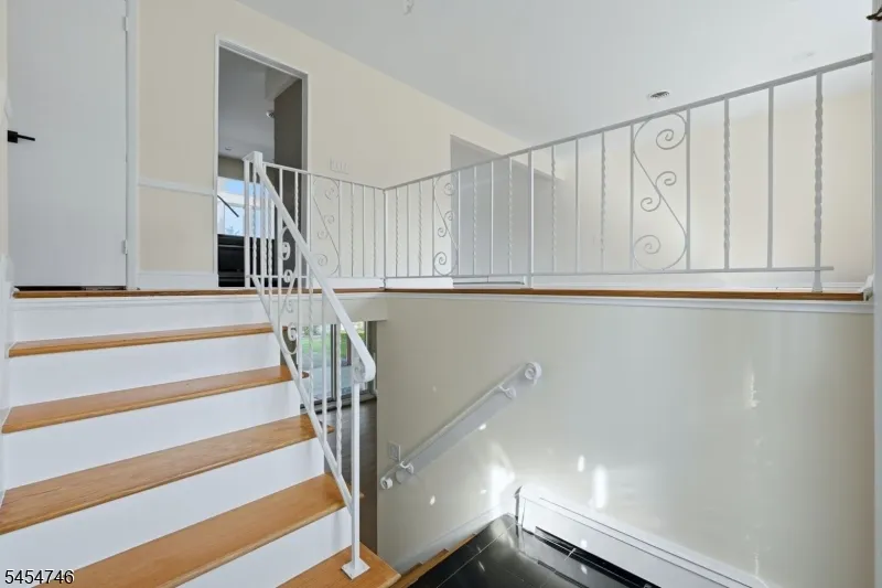 177 Truman Ter Paramus, NJ 07652